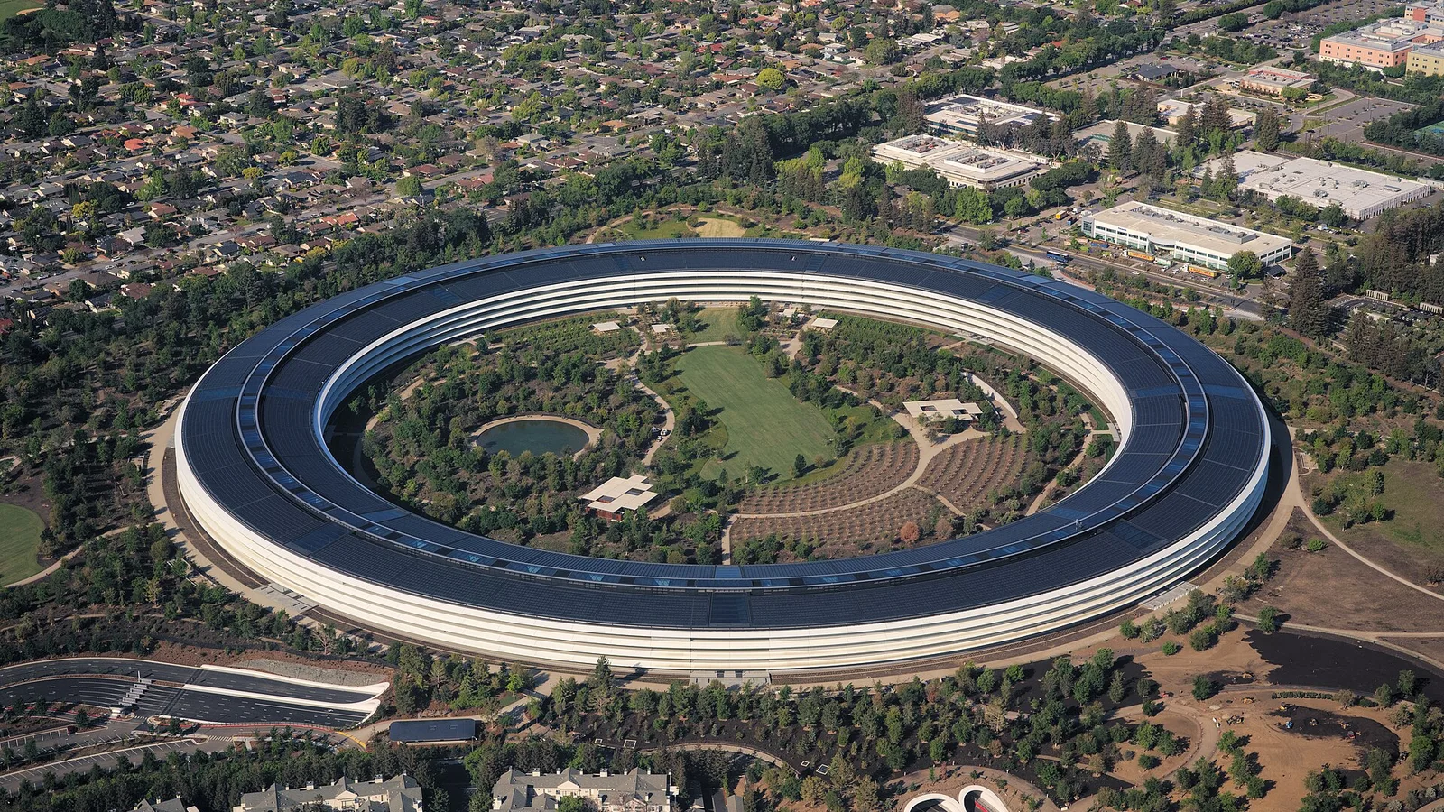 Apple OpenAI legal dispute