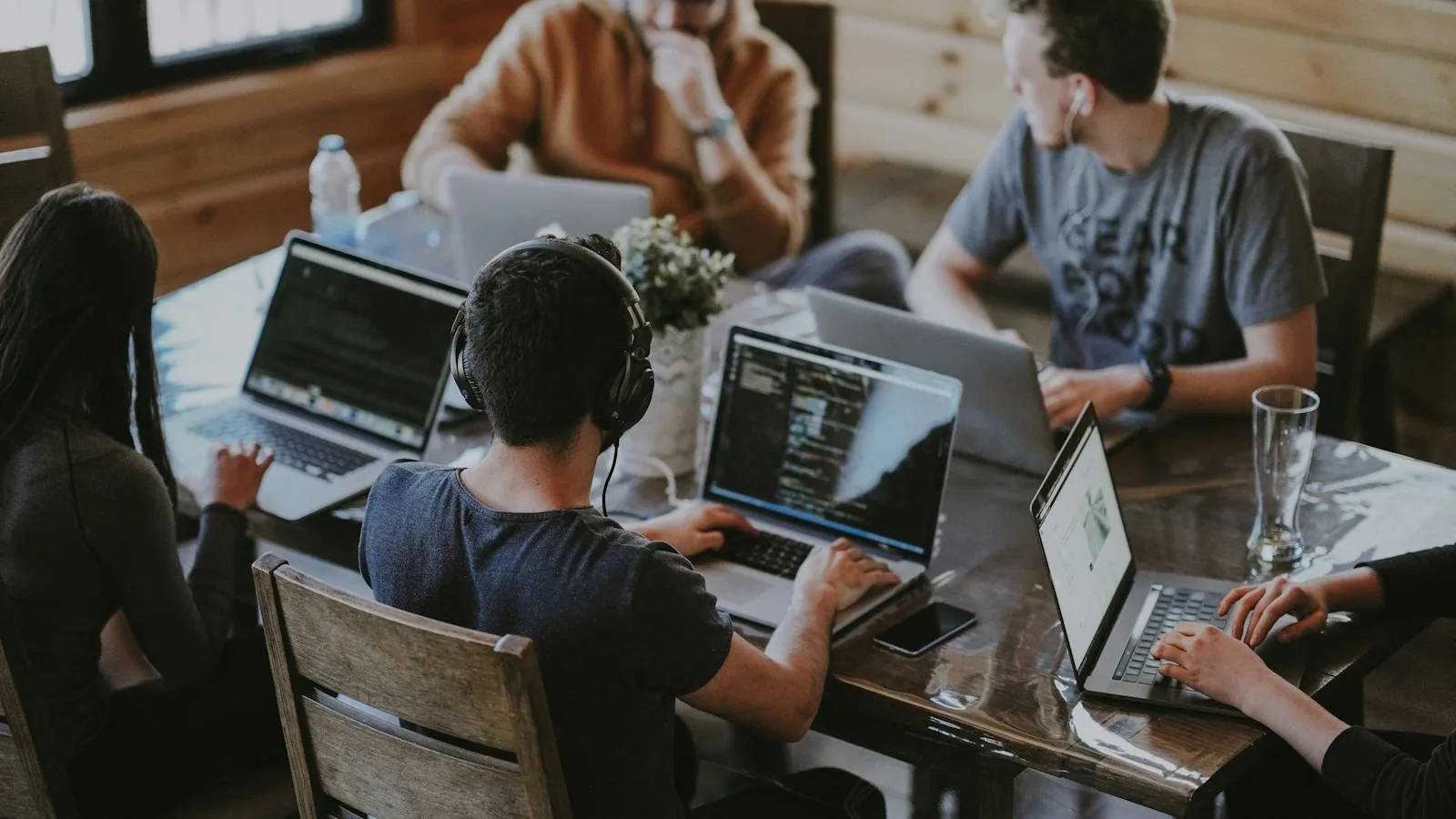 Evento corporativo hackathon promovido pelo Citi focado na adoção de IA em recursos humanos
